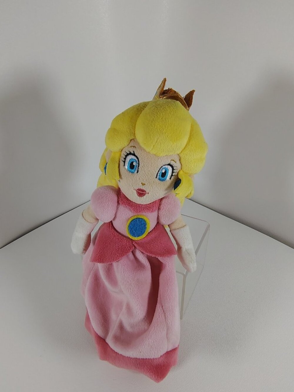 Super Mario Princess Peach 9” Plush Toy 2023 Nintendo Pink Dress Licensed